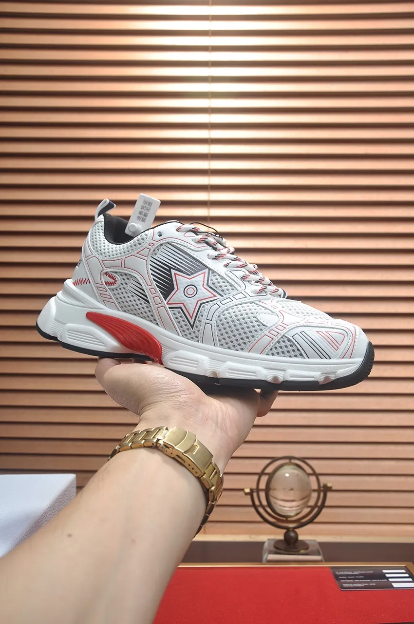 Men's shoes 💰: 640💶 (couples model) Brand: Dior (Dior) Standard code: Women's code 35-40. Men's code 38-44 (45 customized) Grade: Same as the official website Material: Top-quality original cowhide stitching Original wear-resistant and lightweight outsole Style category: Fashionable casual shoes Distinguished luxury brand elements top luxury Color: Actual picture color